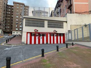 Aparcament cotxe  Luis iruarrizaga kalea. Se vende plaza de garaje grande en bilbao, zona bilborock, calle