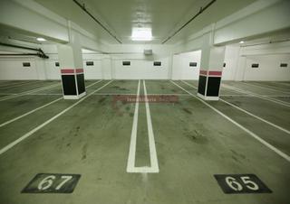 Parking coche en Iturralde. Se vende plaza de garaje grande.
próxima a la plaza unamuno, en