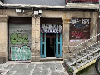 Local commercial à Casco Viejo. Local comercial en calle solokoetxe - bilbao.