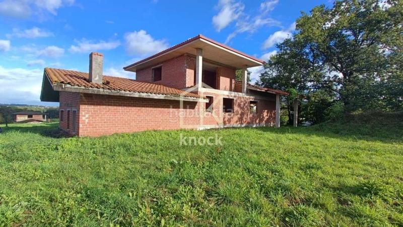 Foto 61bc0cb0-5de2-4269-a406-b486d39eb3f6. Haus mit parking in Parroquias Norte Siero