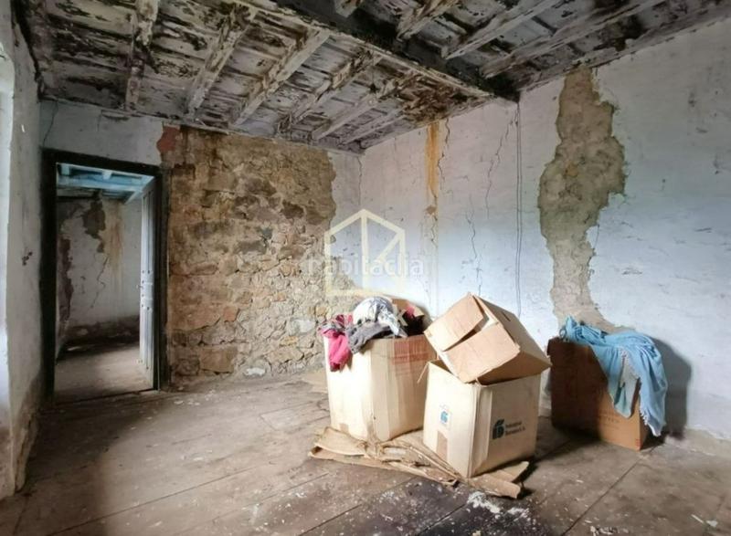 Foto f4d27315-9e3c-4b3d-b944-52ded0561605. Casa a Quirós