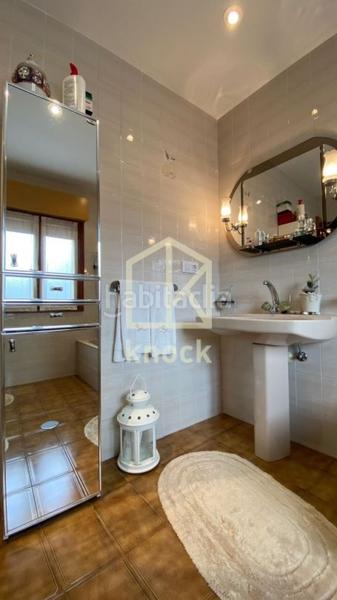 Foto 9cc6bad5-ebf7-4296-ad9b-a7a25cdb3e46. Casa oportunidad única.caserío típico asturiano contactar con nere 6 8 4 6 4 0 4 7 4 se vende conjunto de casas asturianasu en Langreo