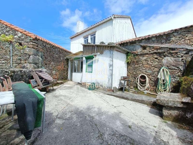 Foto e5694673-0869-4d49-a1e0-77b9f00f8ab7. Casa  en venta en zona rural de galicia. en Camariñas