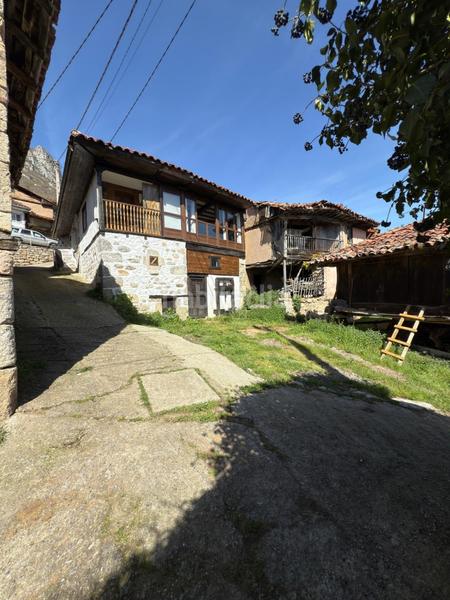 Foto 2063f563-0558-4a65-abdc-cd569b63e259. Casa amb calefacció a Quirós