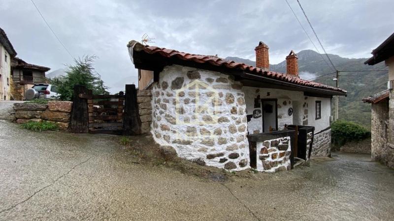 Foto 4cf8f13a-a1be-42df-9470-2359e3f8ee64. Casa amb calefacció a Quirós