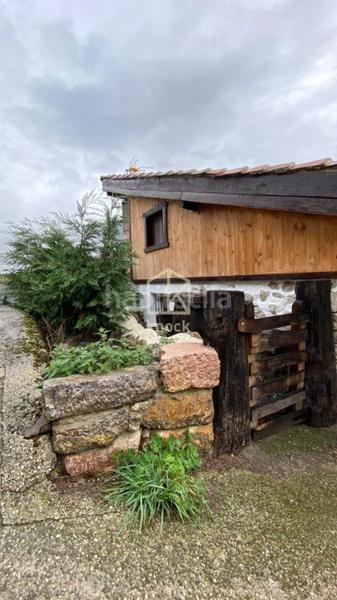 Foto 5669bd8e-81c9-4378-910d-4fb9ac6306a5. Casa amb calefacció a Quirós