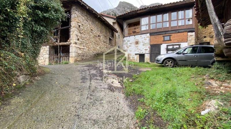 Foto 7065d292-1e10-41a1-ab09-089332070dbd. Casa amb calefacció a Quirós