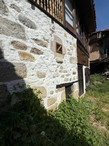 Foto acc0b794-7e8c-4f68-b638-ba8f87f86540. Casa amb calefacció a Quirós