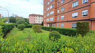 Appartement  Cl leopoldo alas. Piso de 3 dormitorios con garaje y trastero en la magdalena!!
