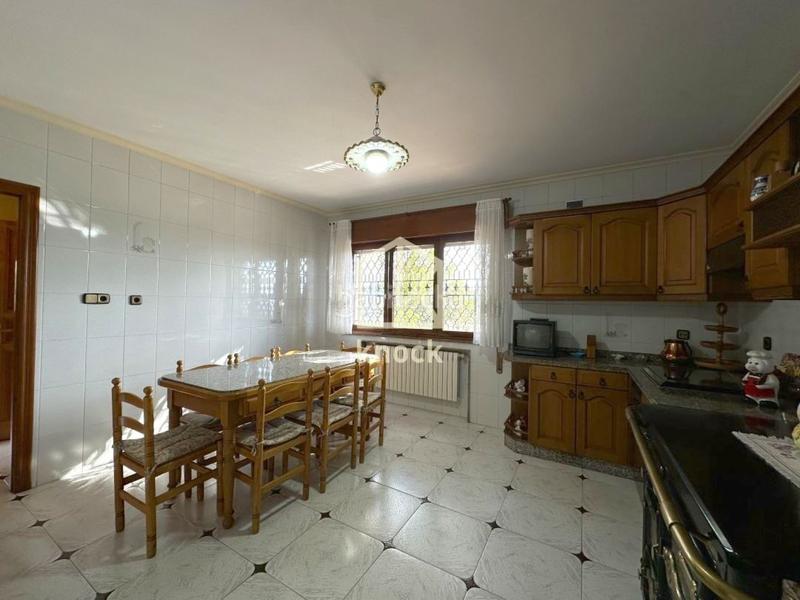 Foto 052481b2-a35a-40e3-a8b5-87b4f139fe85. Casa con riscaldamento parcheggio in Viella-Granda-Meres Siero