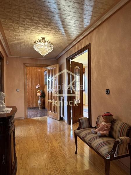 Foto 455cf85f-87c6-444b-9451-4da7aa090d82. Casa con riscaldamento parcheggio in Viella-Granda-Meres Siero