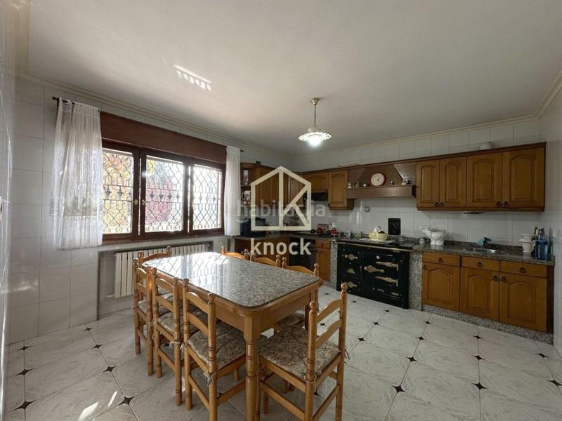 Foto 82149eeb-7be7-4406-a60a-5cae6e366ab0. Casa con riscaldamento parcheggio in Viella-Granda-Meres Siero