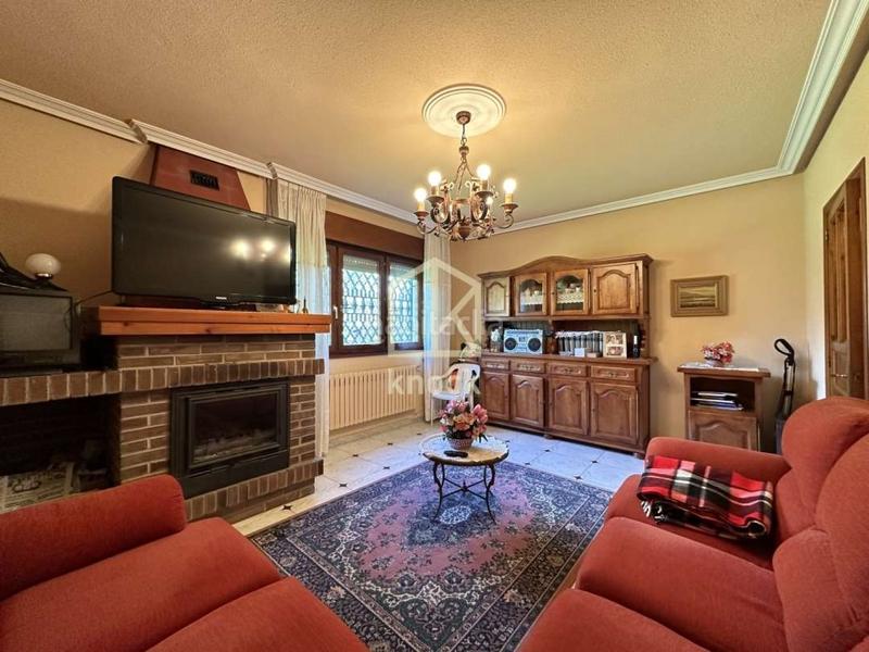 Foto 8b5bc3fa-833b-42b8-b750-69c774cd6c0f. Casa con riscaldamento parcheggio in Viella-Granda-Meres Siero