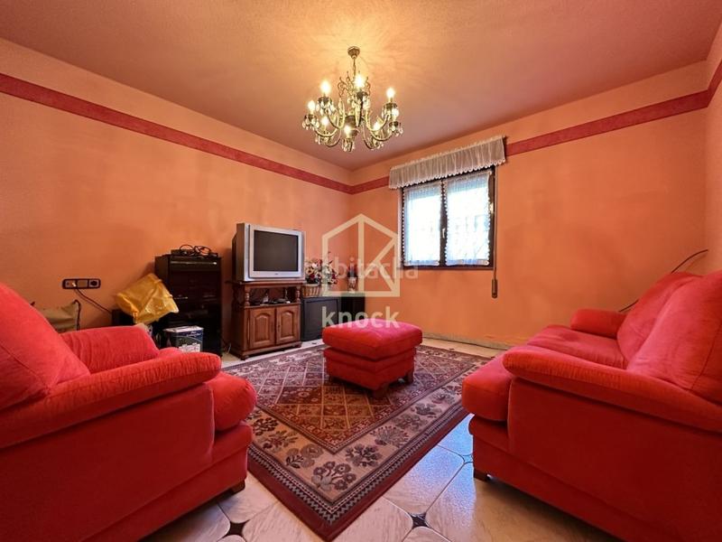 Foto d1fe3839-3433-4f1e-9d97-26d363de0e85. Casa con riscaldamento parcheggio in Viella-Granda-Meres Siero