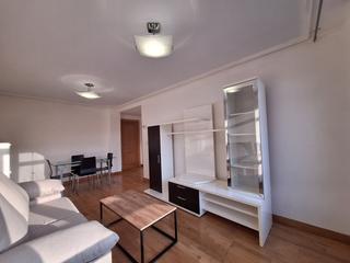 Lloguer Pis  Oviedo - cl torrevieja. Apartamento en alquiler temporal con plaza de garaje y trastero