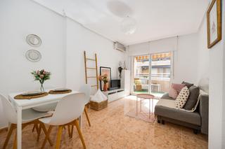 Pis a Torrevieja - calle bergantin 9. Oportunidad unica con terraza y cerca de playa del cura en torre