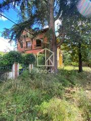Casa  Langreo - avenida gijón. Casa señorial de los años 50 con finca edificable en el centro d