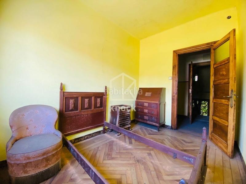 Foto 4aaf982b-203c-40b8-965d-dfb0e71364ce. Casa a La Felguera Langreo