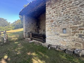 Terreny residencial a Caso - campo de caso s/n. 127794 oportunidad única en campo de caso  cabaña rústica con en