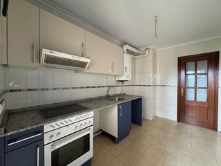 Appartement  Gijón - cl espinosa. Amplio piso en venta en la calzada con plaza de garaje y dos tra