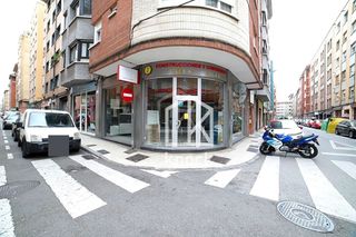 Local Comercial  Gijón - calle maría josefa. Amplio local esquinero en dos plantas en el corazón del barrio d