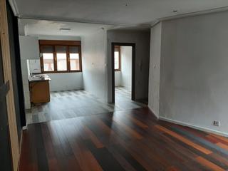 Flat  Gijón - cl siglo xx. Piso amplio para dejar a gusto en la zona del llano en gijón! co