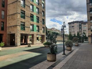 Etagenwohnung  Oviedo - cl sacramento. Amplio piso a la venta en el centro sur de oviedo con dos plazas