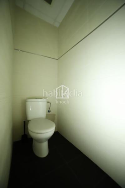 Foto b8a227a2-6116-4db2-8da3-2a148aeac9ed. Alquiler local comercial alquiler de local en el centro en Gijón