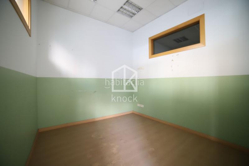 Foto 5bbb2956-ab8a-42d0-93e7-f0a2be91b8fb. Lloguer local comercial a Ceares Gijón