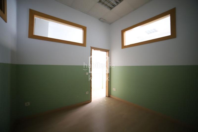 Foto e6049c14-8995-47a9-8399-06d98f852d7f. Lloguer local comercial a Ceares Gijón