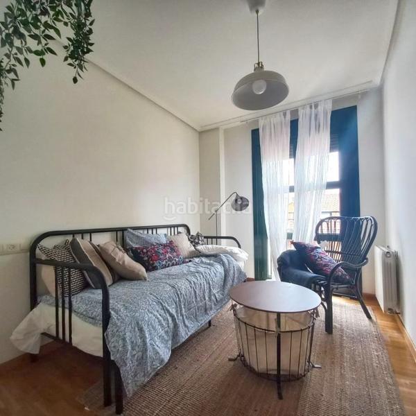 Foto 8e3cfecd-26fb-4cb9-9837-a5a2ba574b47. Lloguer pis amb calefacció a Cimadevilla Gijón