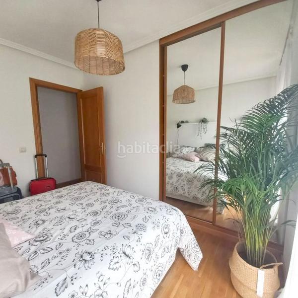 Foto 7ea8a13b-d52a-4d68-9b50-56d1c6b10562. Rent flat with heating in Cimadevilla Gijón