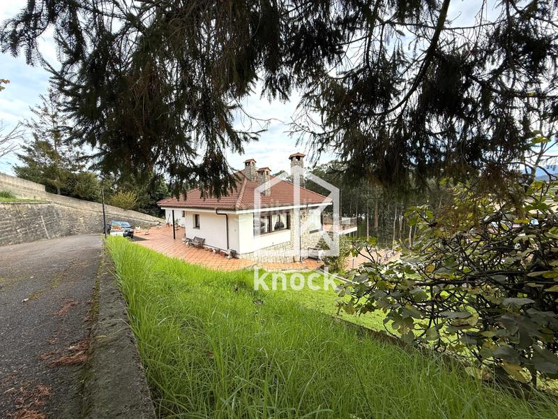 Foto 14ec84eb-c5f1-424b-98d1-46af52da2cad. Casa la casa de tus sueños !!! para más información, no dudes en contactar con víctor6 9 5 2 8 7 4 5 4. we speak english en Villaviciosa