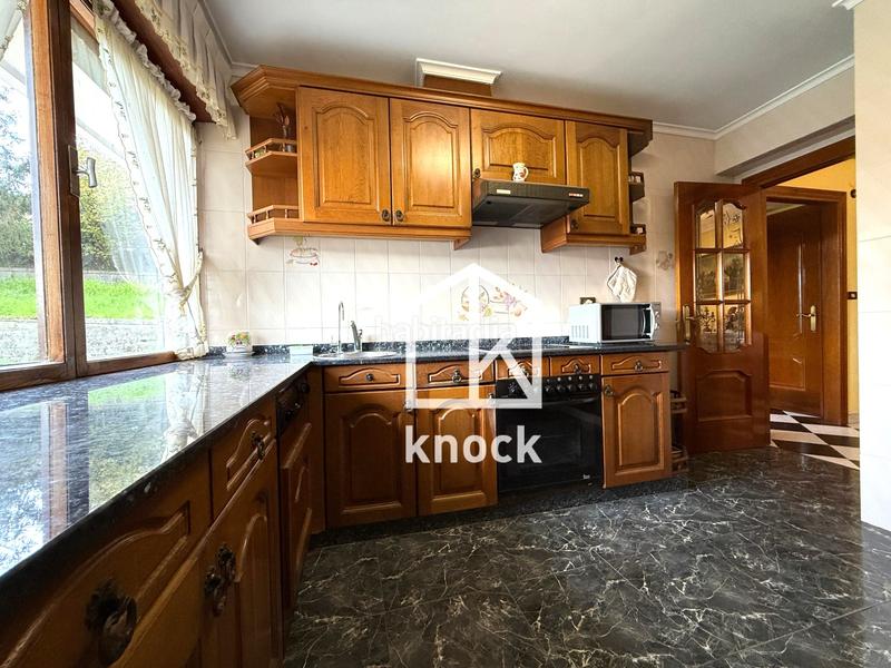 Foto 61eea148-8b31-46bc-89f9-214532614e91. Casa la casa de tus sueños !!! para más información, no dudes en contactar con víctor6 9 5 2 8 7 4 5 4. we speak english en Villaviciosa