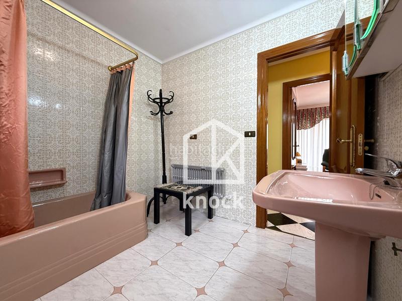 Foto 77d9d5e5-bfb4-4b48-9864-a12768c41644. Casa la casa de tus sueños !!! para más información, no dudes en contactar con víctor6 9 5 2 8 7 4 5 4. we speak english en Villaviciosa