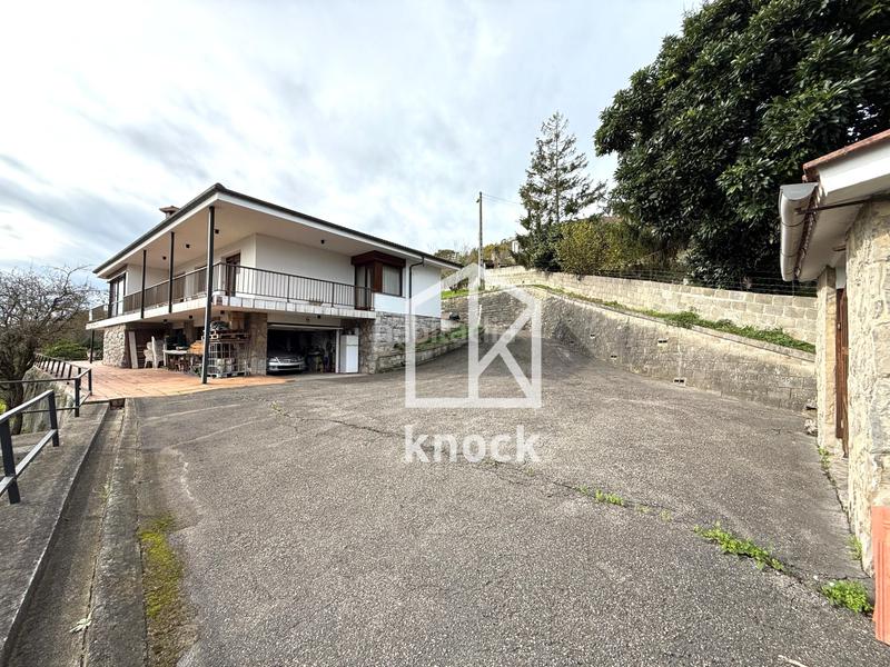 Foto bf9ea323-2811-41c6-8cd8-99ba390cedda. Casa la casa de tus sueños !!! para más información, no dudes en contactar con víctor6 9 5 2 8 7 4 5 4. we speak english en Villaviciosa