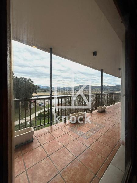 Foto dcc99939-d51a-4d4a-9208-683728705c9d. Casa la casa de tus sueños !!! para más información, no dudes en contactar con víctor6 9 5 2 8 7 4 5 4. we speak english en Villaviciosa