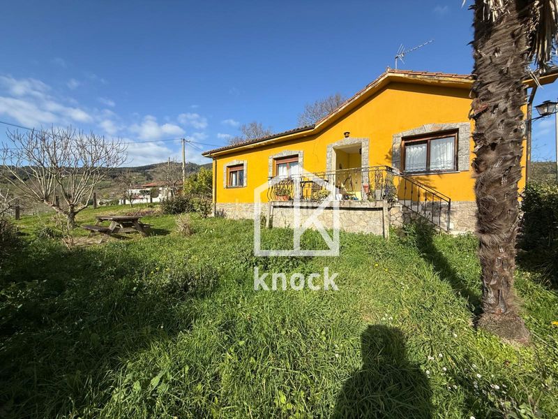 Foto e9f9ab52-a6b2-410b-afba-810e3f776ac5. Haus mit heizung parking in Quintes - Arroes Villaviciosa