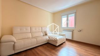 Flat in Oviedo - cl rosa m menendez lopez 4. 2 habitaciones para entrar a vivir