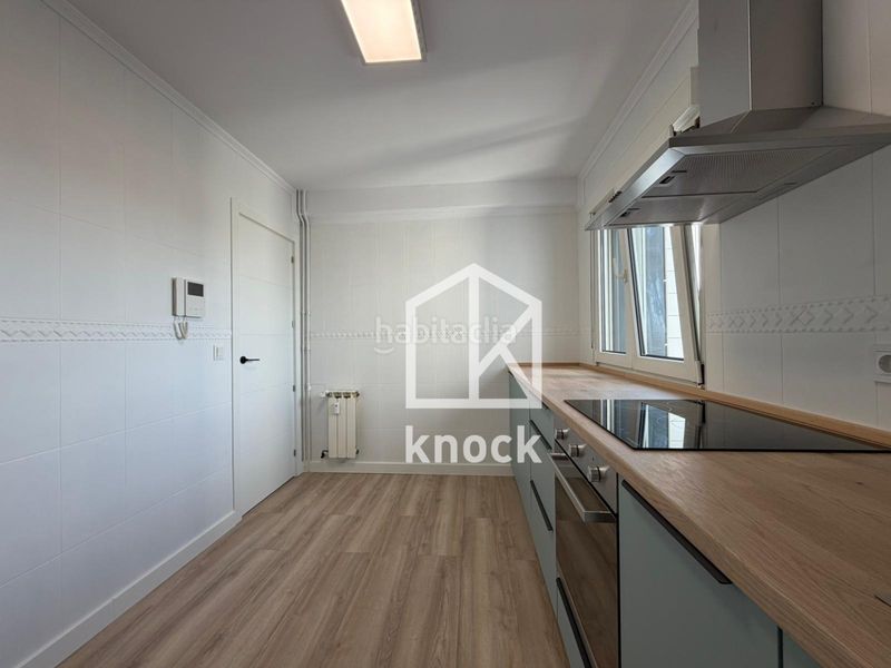 Foto 671cfb09-4e1d-42e7-856b-827183d3a9e5. Pis amb calefacció aparcament a El Polígono Gijón