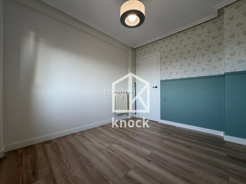 Foto d9415a74-ba72-4c16-a2f4-310e3f9dca13. Pis amb calefacció aparcament a El Polígono Gijón