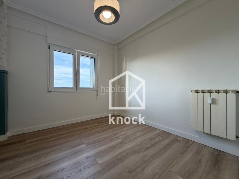 Foto dd56acd4-dba7-442f-8b16-5a0079e466f6. Pis amb calefacció aparcament a El Polígono Gijón