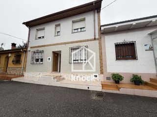 Reihenhaus  Felguera - calle fuente villar 12. Oportunidad única en la felguera ? contacto nerea 6 8 4 6 4 0 4