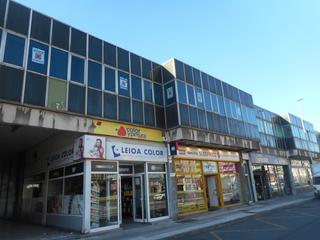 Miete Bro en Iparragirre etorbidea 80. Se alquila oficina en la zona de la avanzada con facilidad de ap