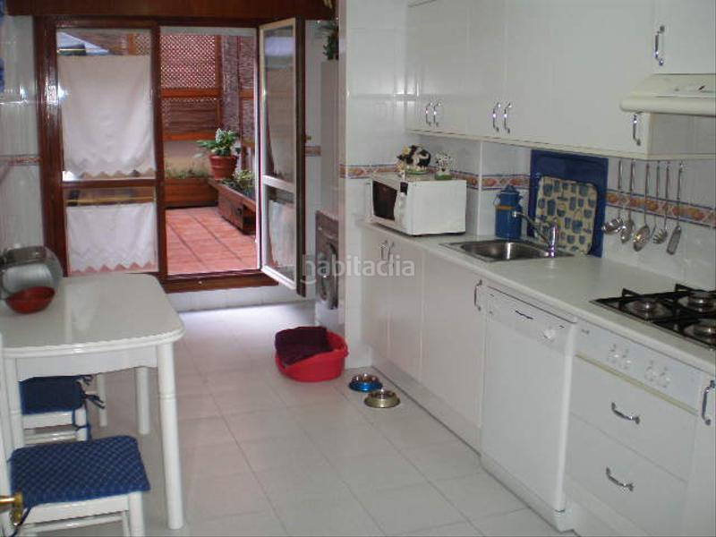 Foto eb1b86d4-9969-49d1-a9db-76cb918d17c8. Piso se vende piso de construcción reciente con garaje . en Erandio