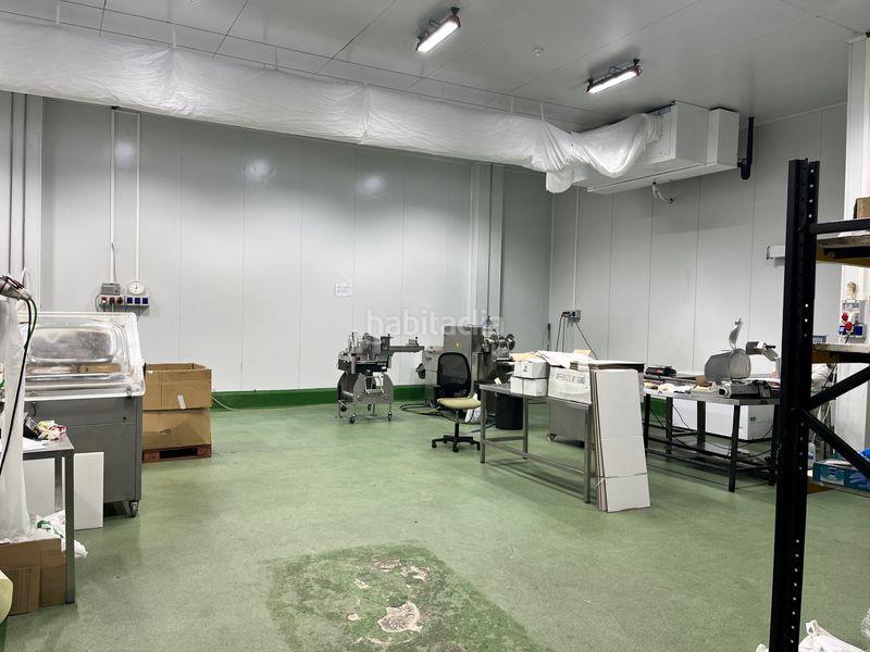 Foto 4341c0eb-fb7b-4fd3-a0be-08a39685c5fb. Bâtiment à usage industriel dans lugar 10f dans Abanto y Ciérvana / Abanto Zierbena