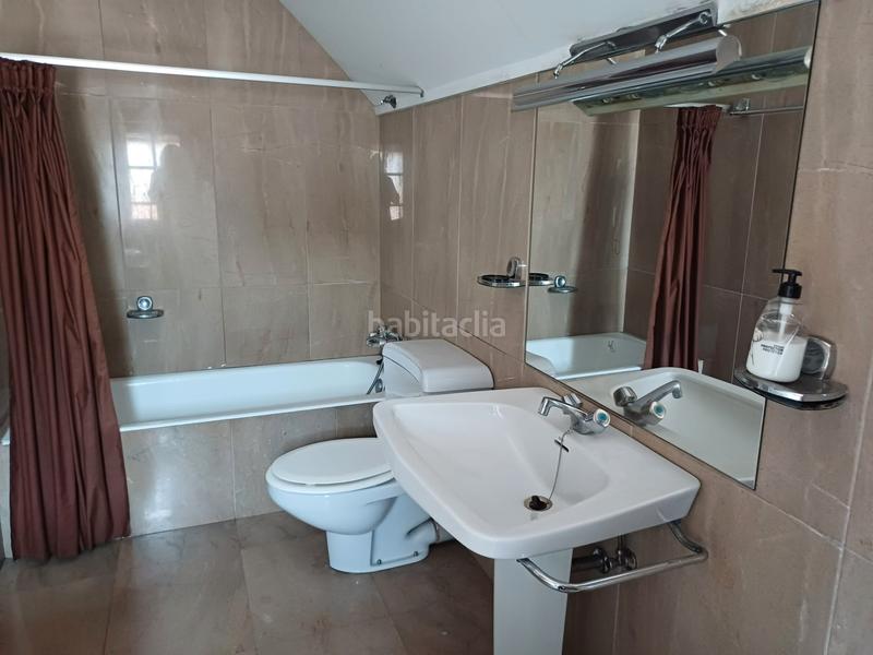 Foto 9d2ebd01-2080-4c5a-b6a2-e86601935caf. Dúplex amb xemeneia calefacció aparcament a Artatza-Pinueta-Pinosolo Leioa