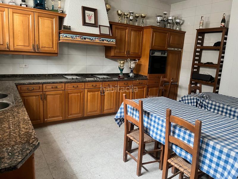 Foto 00c624b3-7fa5-4340-bc3d-7deb0e2d55fa. Capannone industriale in lugar 10f in Abanto y Ciérvana / Abanto Zierbena