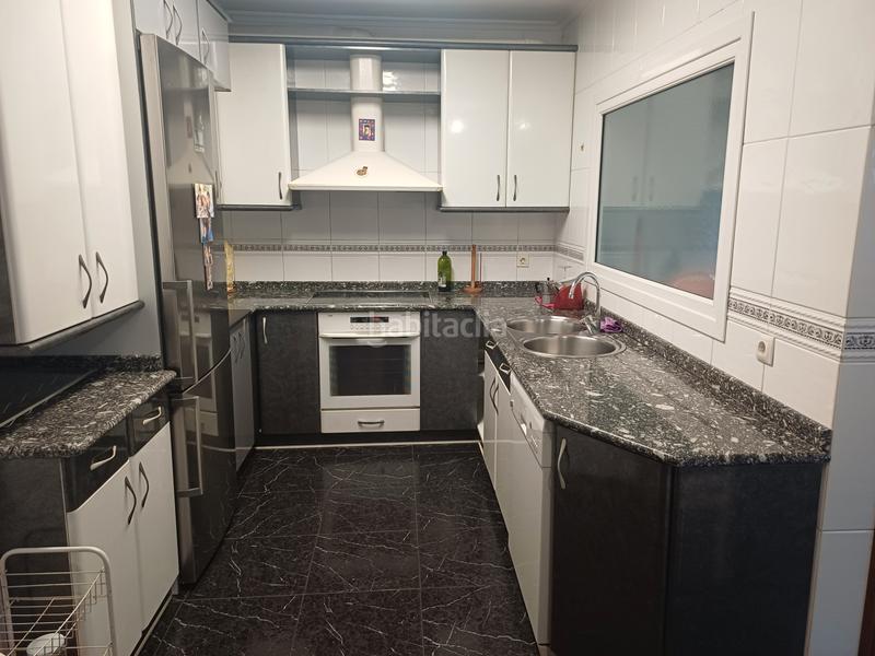 Foto 83d73ca5-db6e-4e72-81fc-6a6bd22cb2fe. Appartamento con camino riscaldamento parcheggio in Leioa