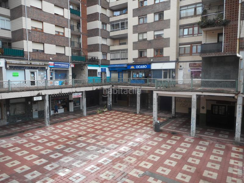 Foto f6a16c9c-6392-47fc-b0f6-81c68eaf9a64. Lloguer local comercial a avenida sabino arana etorbidea 88 a Leioa